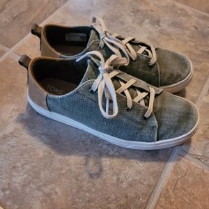 Toms Youth Chambray Sneakers size 5Youth